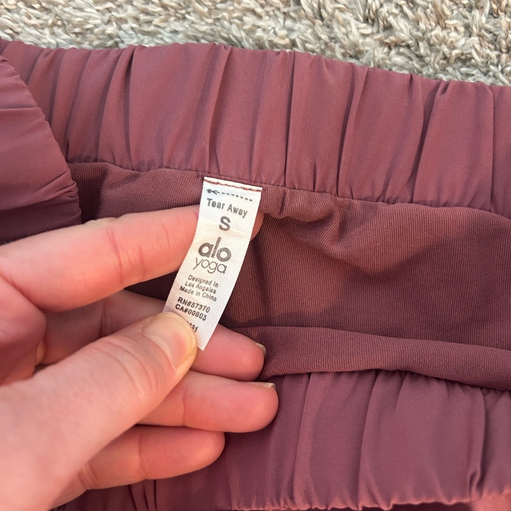 Alo yoga skirt - Picture 2 of 2
